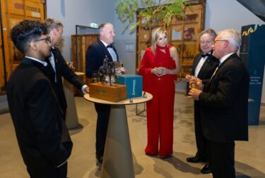 Koos en Leo Spierings in gesprek met Koningin Maxima